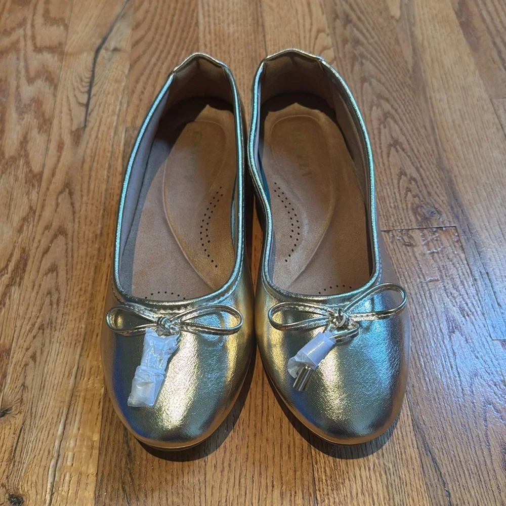 Gasfly NIB gold ballet flats with cushioned sole size 8.5